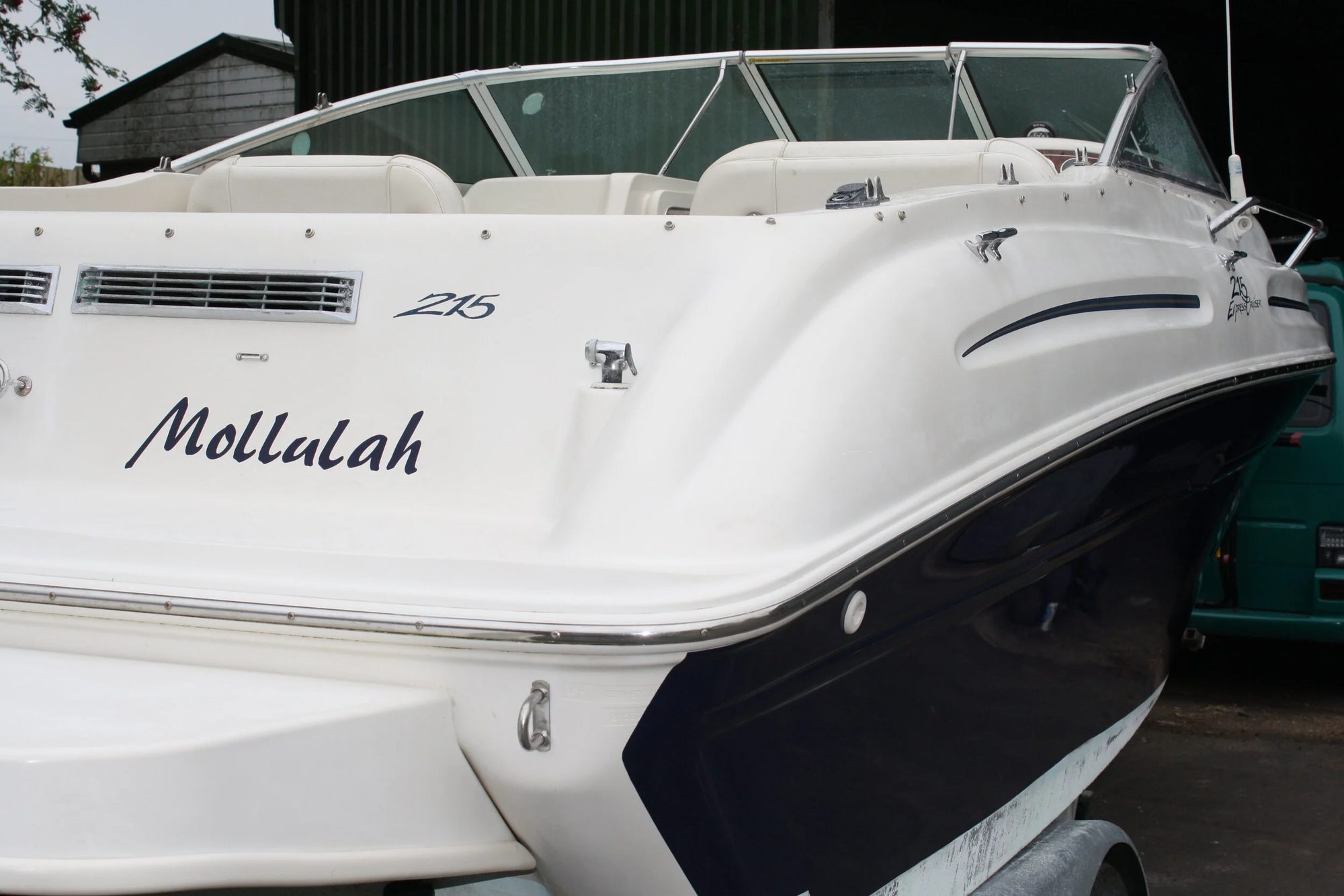Mollulah — Hull graphics and name
