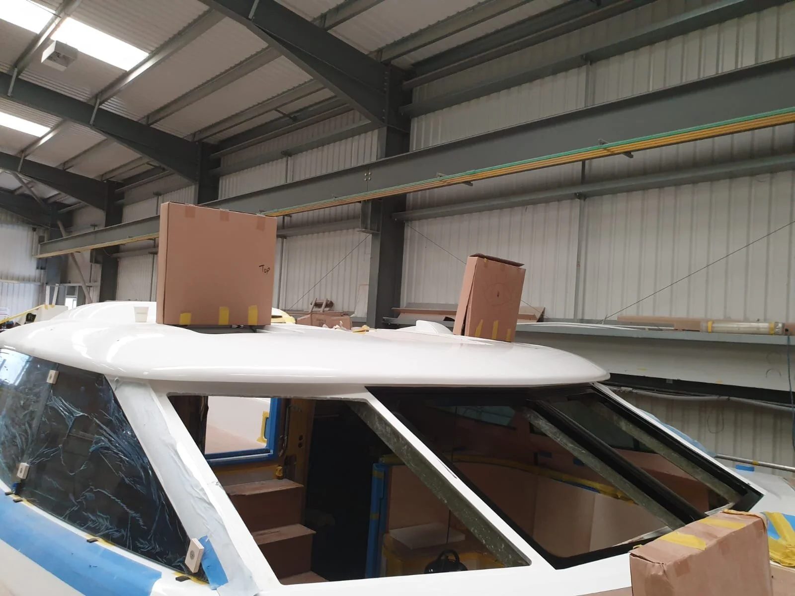 Hard top — Superstructure colour change